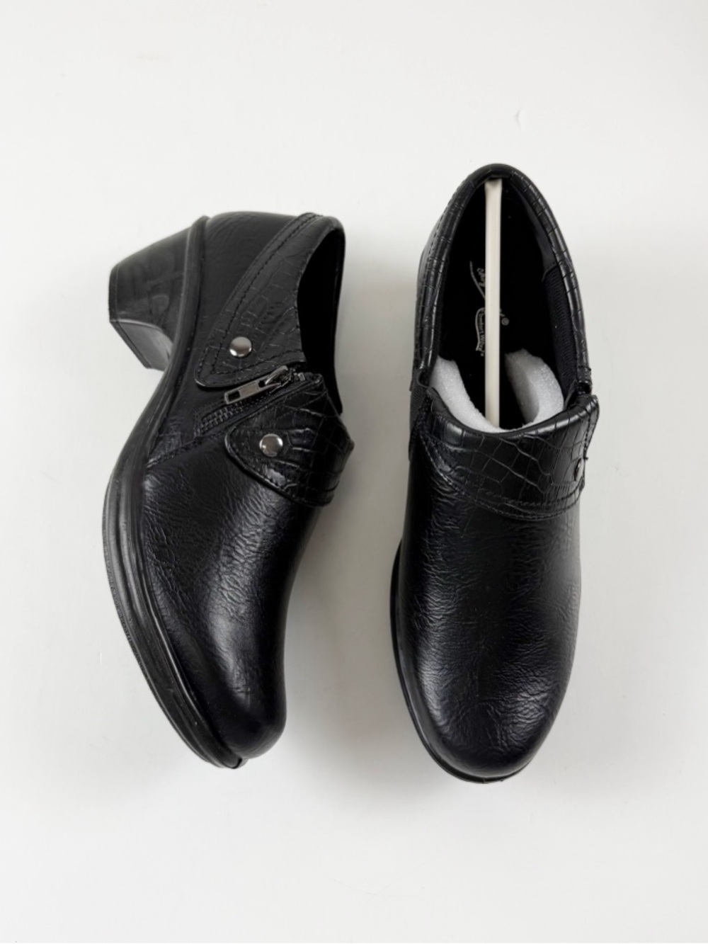Easy Street Comfort Wave Darcy Shooties Booties Womens 8M Black Croc NEW